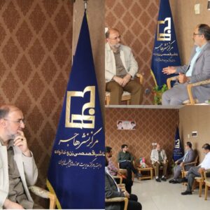 بازدید مدیر عامل مجمع ناشران انقلاب اسلامی از مرکز نشر هاجر 1 lazy